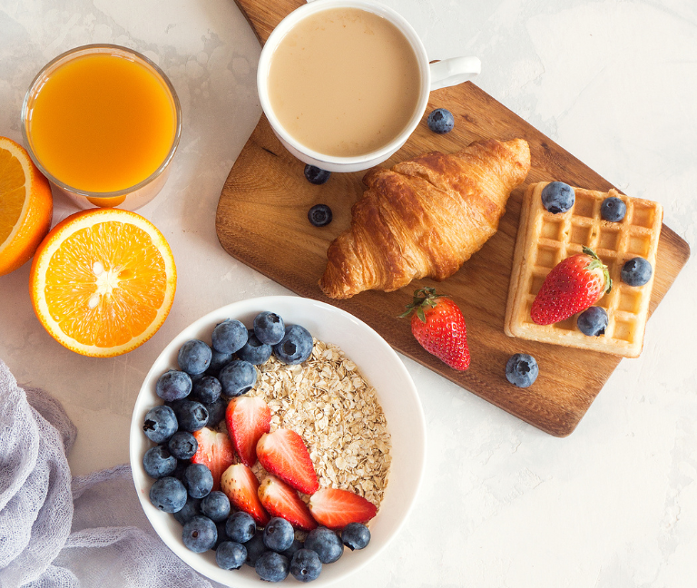 Riesgos cardíacos vinculados a la omisión del desayuno