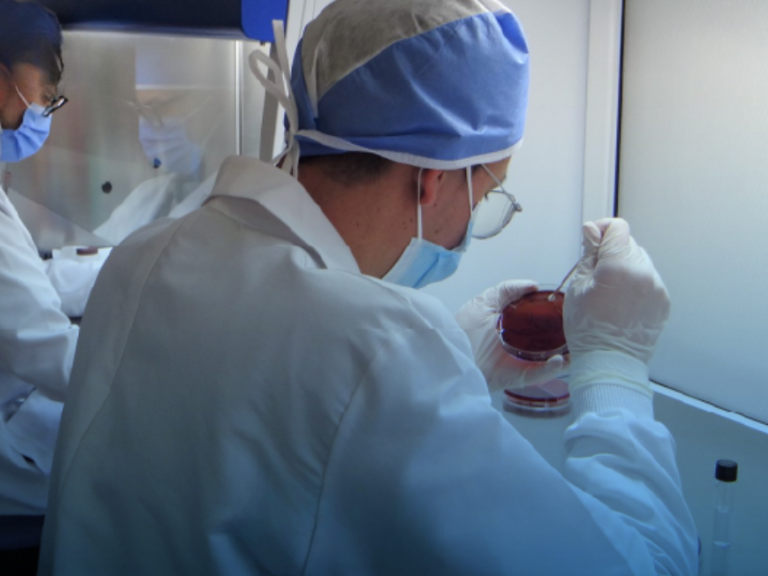 Hospital General del Sur de Quito, HQSur, Anatomía Patológica, patología clínica, laboratorio clínico, diagnóstico, biopsias, procesamiento de muestras, análisis de tejidos, análisis de células, mantenimiento de equipos médicos, tecnología médica, equipamiento hospitalario, procesadores automáticos de tejidos, criostato, colorador de tejidos, citocentrífuga, laboratorio de patología, salud pública, red hospitalaria, Ecuador, Quito, apoyo diagnóstico, modernización hospitalaria, infraestructura sanitaria, diagnóstico de enfermedades