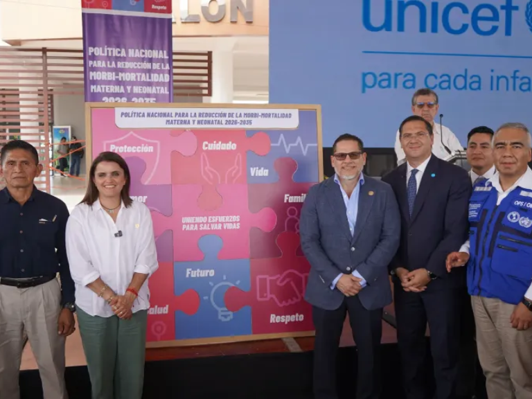 morbimortalidad materna y neonatal, mortalidad materna, mortalidad neonatal, salud materna, salud neonatal, embarazo, gestación, parto, posparto, puerperio, recién nacidos, atención prenatal, control prenatal, atención del parto, emergencias obstétricas, emergencias neonatales, atención integral, primer nivel de atención, servicios de salud, factores de riesgo, muertes maternas evitables, muertes neonatales evitables, Política Nacional para la Reducción de la Morbimortalidad Materna y Neonatal 2026-2035, Ministerio de Salud Pública de Ecuador, MSP, Organización Panamericana de la Salud, OPS, UNICEF, Fondo de las Naciones Unidas para la Infancia, UNFPA, Fondo de Población de las Naciones Unidas, Ecuador, Juan Carlos Aveiga, ministro de Salud, Arturo Romboli, representante de UNICEF en Ecuador