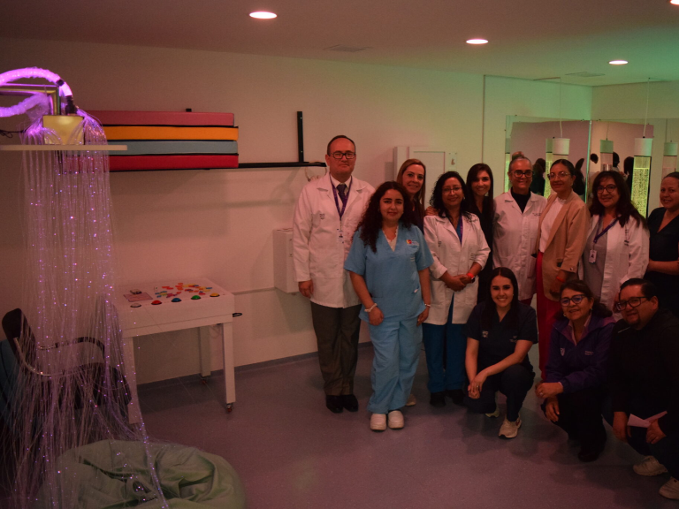 sala multisensorial Snoezelen, terapias sensoriales, Cuenca, Ecuador, autismo, trastorno del espectro autista (TEA), condiciones del neurodesarrollo, rehabilitación infantil, regulación sensorial, Centro Especializado de Rehabilitación Integral CERI N.º 5, Ministerio de Salud Pública de Ecuador (MSP), Fondo Ítalo Ecuatoriano para el Desarrollo Sostenible (FIEDS), Agencia Italiana de Cooperación para el Desarrollo (AICS), terapia Snoezelen, estimulación sensorial, desarrollo infantil, atención especializada infantil, psicomotricidad
