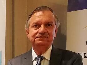 Dr. Fernando Valarezo Crespo