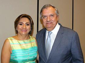 Dres. Dra. Carmen Sucre y Arturo Valarezo