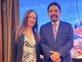 Sra. Karina Flor y Dr. Luis Chantong