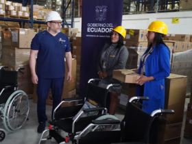 sillas de ruedas Ecuador, sillas de ruedas, personas con discapacidad, ayudas técnicas, Ministerio de Salud Pública de Ecuador, MSP Ecuador, Juan Carlos Aveiga, Gobierno de Ecuador, Daniel Noboa, atención integral a personas con discapacidad, inclusión de personas con discapacidad, movilidad y autonomía, dispositivos de movilidad, ayudas técnicas de movilidad, sillas posturales, sillas para ducha e inodoro, discapacidad Ecuador, salud pública Ecuador, Proyecto de Fortalecimiento de la Atención Integral Inclusión y Protección de las Personas con Discapacidad a Nivel Nacional, Ecuador 2026