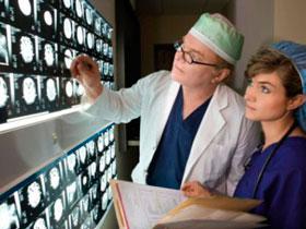 Obesidad aumenta el riesgo de hemorragia cerebral profunda